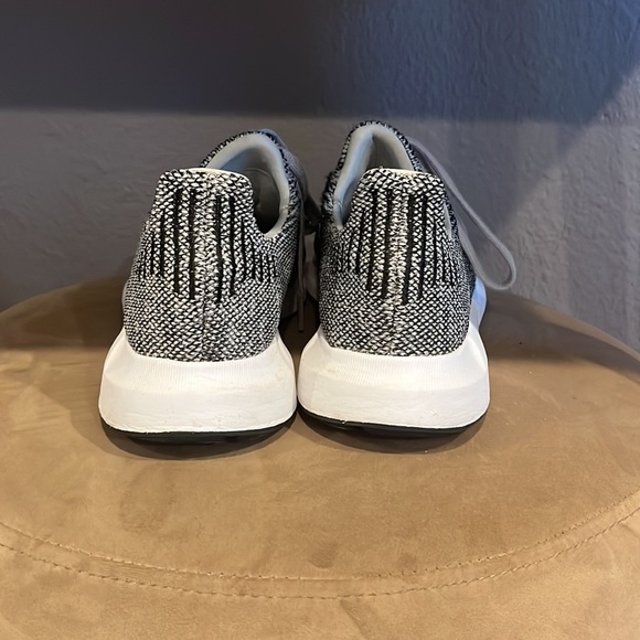 Adidas black and white tennis shoes - Picture 3 of 3